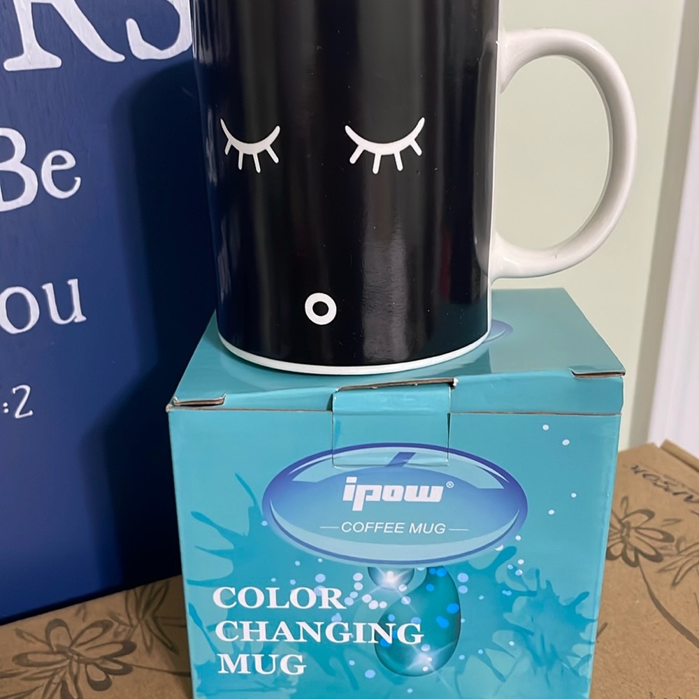 New Coffee, color, changing mug